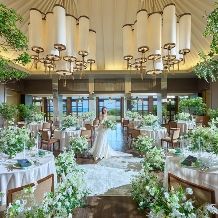 2026年12月ー2027年2月まで《冬限定》美食でもてなす絶景リゾート婚｜料理グレードUP特典付き