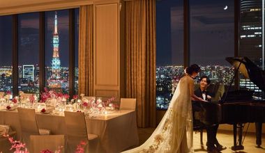 【2026年10～12月40名】最上階からの眺望と美食を堪能する人気シーズンウェディング／期間限定でピアノ生演奏を贈呈