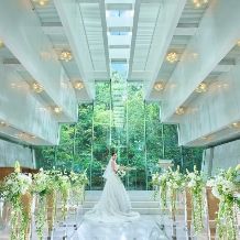【2027年4～6月限定】新緑が彩る、心温まるウエディング《70名400万円》