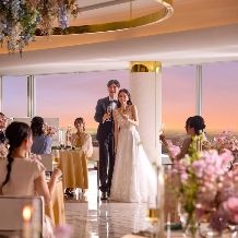 【挙式＋披露宴】＊60名237万円＜1年半以内＞壁一面に広がるパノラマビューが美しい想い出の背景に☆