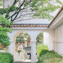 【新緑が美しい夏婚プラン】◆2027年6月～8月限定◆50名274万⇒181万円