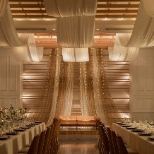 【120名以上のゲスト人数でも安心】200名まで会場のゆとりあり♪◆150名325万◆大人数プラン