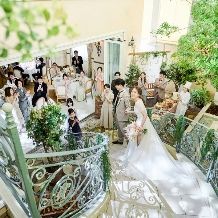 〈26年7月末まで限定プラン〉50名162万円◆豪華17大特典付◆バラ窓大聖堂で叶うスペシャルプラン