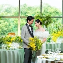 《2027年春限定》美しい季節に彩られる洗練ウエディング｜好評につきまもなく受付終了