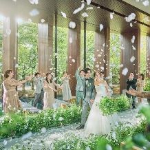 《92万円お得*2026年7,8月限定》40名153万円 光・水・緑が美しい夏婚♪全天候型で安心の貸切Wedding*