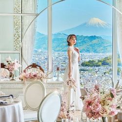 《憧れの花嫁に+*》ドレス展×演出体験×チャペル&会場比較