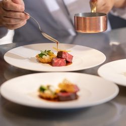 会場イチオシ【お料理重視の方必見】黒毛和牛＆オマール海老3万円コース試食