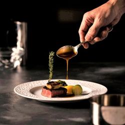 【年内ご検討の方】豪華フル試食×10大特典×光のチャペル体験