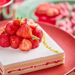 【美食体験】贅沢ホテルビュッフェ付き＊ガーデンチャペル見学