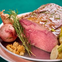 【美食体験】贅沢ホテルビュッフェ付き＊ガーデンチャペル見学