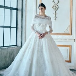 1200着以上から選ぶ♪【有名ブランドドレス試着×無料試食】