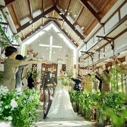 会場イチオシ《ギフト1万円付》森のチャペル×贅沢3万試食×緑溢れる貸切邸宅