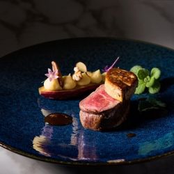 会場イチオシ＼2組限定特典／純白チャペル×憧れ花嫁体験＆黒毛和牛試食！