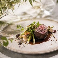 ＼5大特典／特選牛×デザート★WOODチャペル*美食体験