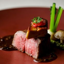 会場イチオシ【当館最高ランク】憧れドレス試着×豪華4万試食×135万特典