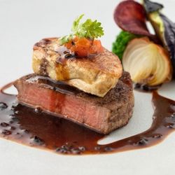 会場イチオシ春のBIG最大140万優待×3月LASTフェア｜当館最高ランク和牛試食