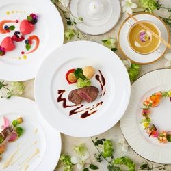 ＼初見学も安心／プレミアム試食×海見え会場＆アトリウム体験