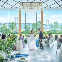 会場イチオシ【27年春OPEN】海*空*緑の1組貸切邸宅×ライブ演出試食