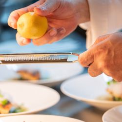 組数限定【少人数婚ご検討の方】モダン建築×星付試食×貸切体験