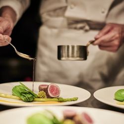 【料理重視派】国産牛×オマール5.5万相当食べ比べ＆大人気ドームショコラ付き＼大聖堂入場体験／