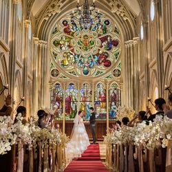 【WeddingNews限定】＼ドレス２着プレゼント★*／憧れ大聖堂＆Party体験×3万円試食