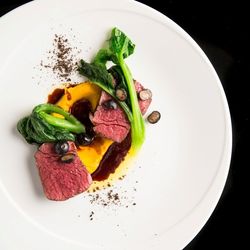 【料理が決め手】シェフ自慢の料理を試食！最高の一皿を体験して