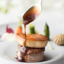 【料理重視のおふたりに◎】牛フィレ無料試食付&ガーデンW体験