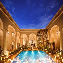 連休限定!【ドレス体験】駅前貸切W×光チャペル★10大特典&Amazonギフト付