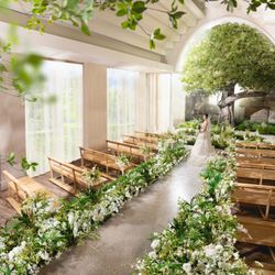《リニューアル記念*挙式料全額プレゼント》緑溢れる室内型ガーデン挙式*貸切4style会場見学*試食*ドレスなどの花嫁体験！限定特典でコスパ◎