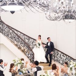 直前◎《1件目来館ならドレス特典などMAX140万優待》花嫁憧れ大聖堂&大階段付き上質会場◆開放的なガーデン体験も！絶品4万試食付き