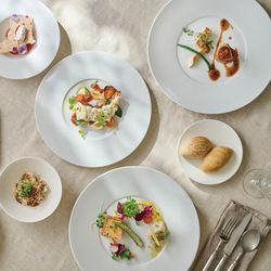 残席1組様*【今だけ★料理半額×来館7.8万特典】演出体験付＊限定9品試食＆海に囲まれた絶景見学♪