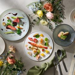 残2組【130万×ギフト2万】緑溢れるナチュラル挙式*豪華6品試食