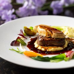 料理重視の方おすすめ◆料理3ランクアップ特典◆国産牛フィレのロッシーニ試食×VIPラウンジ体験