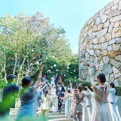 1組限定【憧れのドレス試着が叶う】衣裳特別優待付き×館内見学