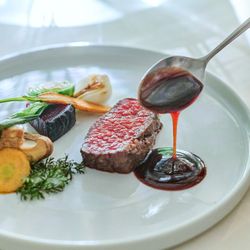 ゲスト絶賛！口コミ4.8美食×石壁チャペル見学！特典付フェア