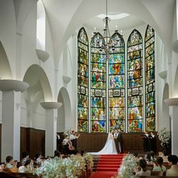 平日限定《大聖堂映え抜群！憧れのドレス試着＆当日演出ALL体験》ゆったり見学×豪華コース試食で黒毛和牛＆金目鯛を堪能