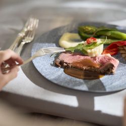 料理重視◎国産牛×オマール海老4万試食＆オープンキッチン体験