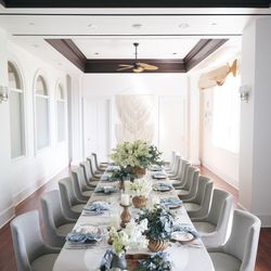 ザ・モアナチャペルの披露宴会場・演出写真2枚目