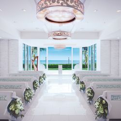 ザ・モアナチャペルの挙式会場・演出写真1枚目