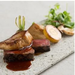 【お料理ランクアップ特典付★】シェフ渾身*3万円相当の国産牛＆
オマール海老フルコース試食×贅沢な眺望でテラス挙式＆演出体験