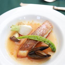 プチホテル＆レストラン オールドエイジの料理・ウェディングケーキ写真1枚目