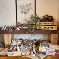 Restaurant L'OASIの料理・ウェディングケーキ写真1枚目