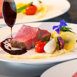 ＼月1プレミア／ドレス2着＋タキシード55万特典👗和牛×ステーキ食べ比べSP