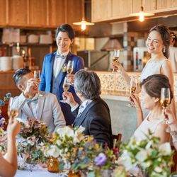 〔挙式+会食検討の方〕挙式当日の写真やカラードレスがお得に♪