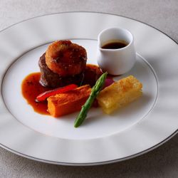 【組数限定】Wガーデンを望むチャペル×五感で愉しむ牛フィレステーキロッシーニ試食