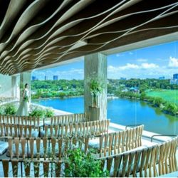 残2【祝日限定＊GIFT1万付き】スカイツリー望む絶景チャペル×豪華コース試食