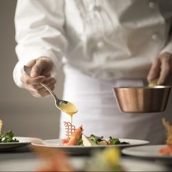 1日1組【上質×寛ぎ】国産牛試食×ホテルで叶えるガーデンWD