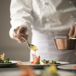 1日1組【上質×寛ぎ】国産牛試食×ホテルで叶えるガーデンWD