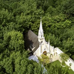 ストリングス ウエディングヒルズの全体イメージ写真1枚目