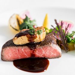 【月イチ】フルコース試食◇1組貸切邸宅◇緑溢れるガーデン挙式×人気演出×絶品牛フィレ試食付